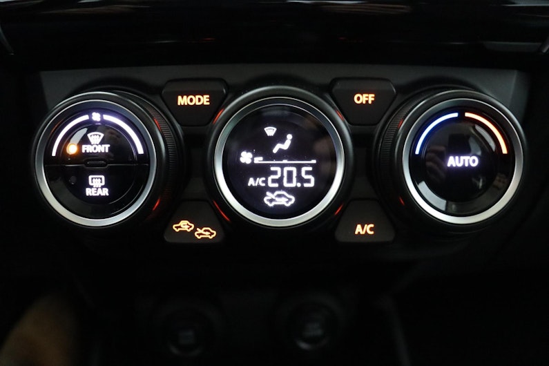 Vehicle image SUZUKI SWIFT