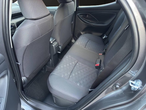 Vehicle image 6 Vehicle image 6