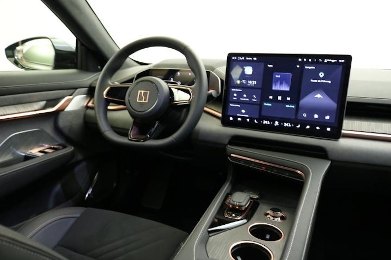 Vehicle image ZEEKR 001