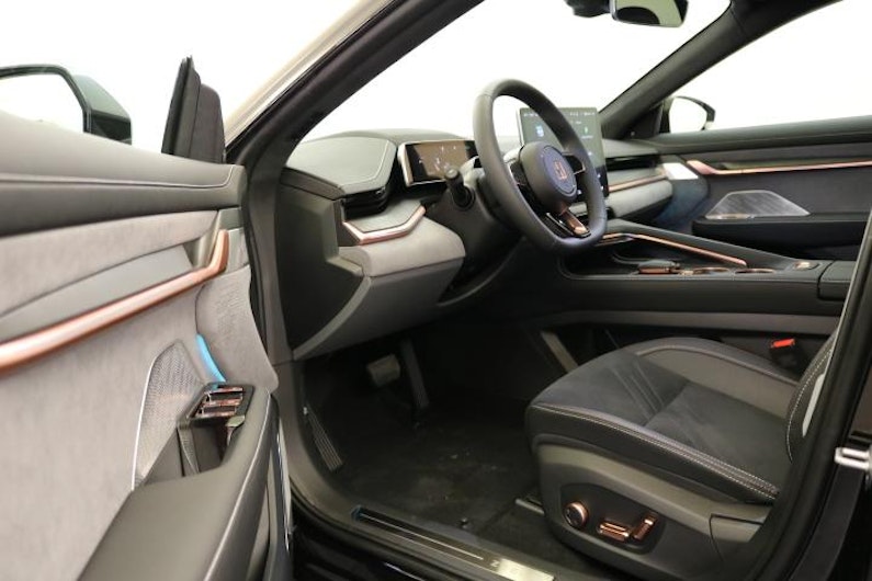 Vehicle image ZEEKR 001