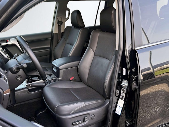 Vehicle image 11 Vehicle image 11