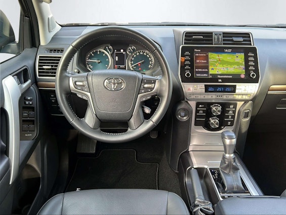 Vehicle image 13 Vehicle image 13