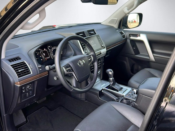 Vehicle image 10 Vehicle image 10