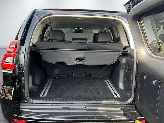 Vehicle image 5 Vehicle image 5