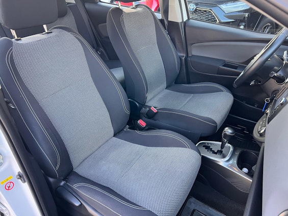 Vehicle image 14 Vehicle image 14