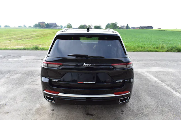 Jeep Grand Cherokee Summit 5.7 Hemi AWD