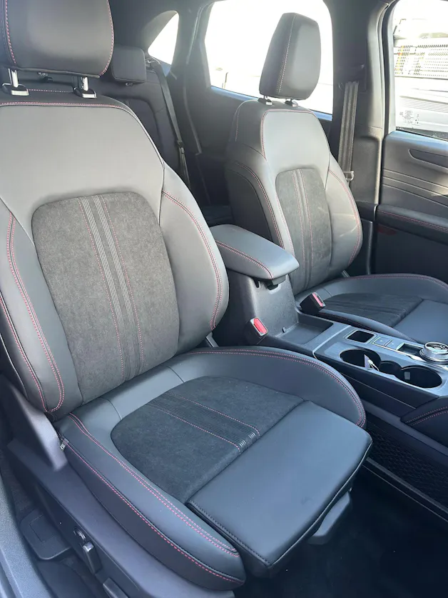Ford Kuga 2.5 Plug-in Hybrid ST-Lin PHEV/FWD