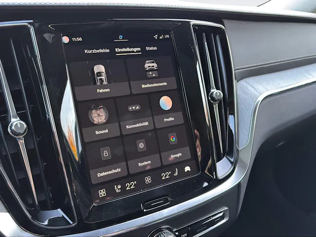 Volvo V60 T8 eAWD Plug in Hybrid Ultra Dark Geartronic