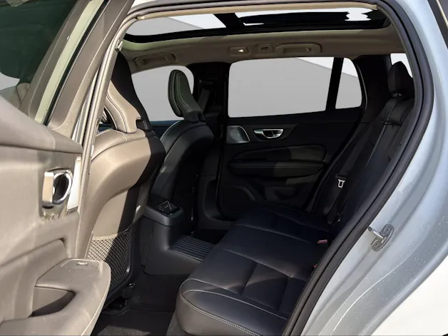 Volvo V60 T8 eAWD Plug in Hybrid Ultra Dark Geartronic