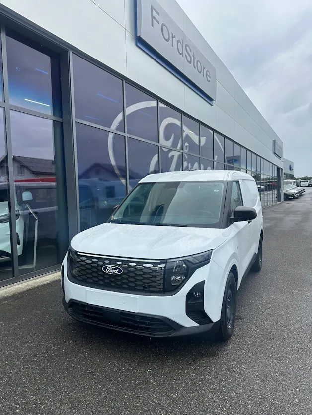 Ford E-Transit Courier van Trend BEV