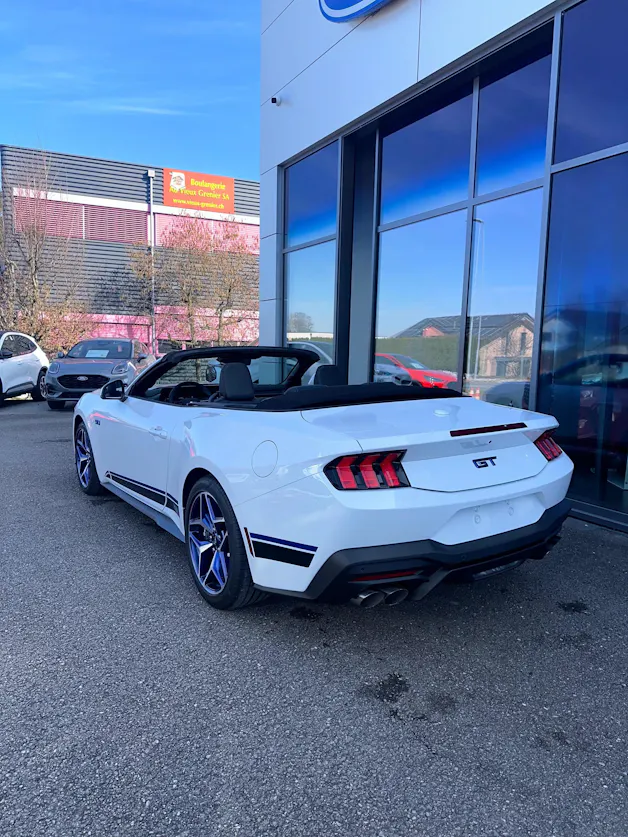 Ford Mustang Convertible 5.0 V8 GT 450CV/Aut.