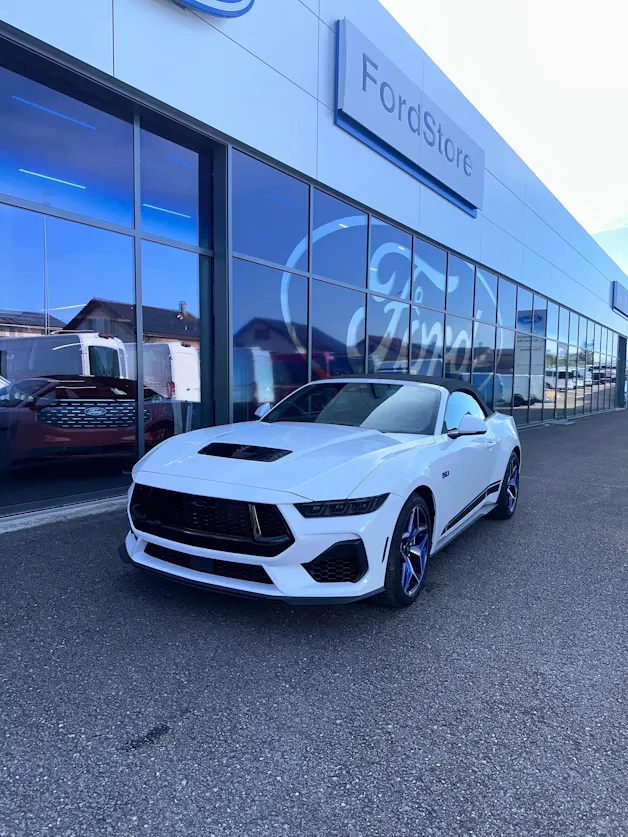 Ford Mustang Convertible 5.0 V8 GT 450CV/Aut.