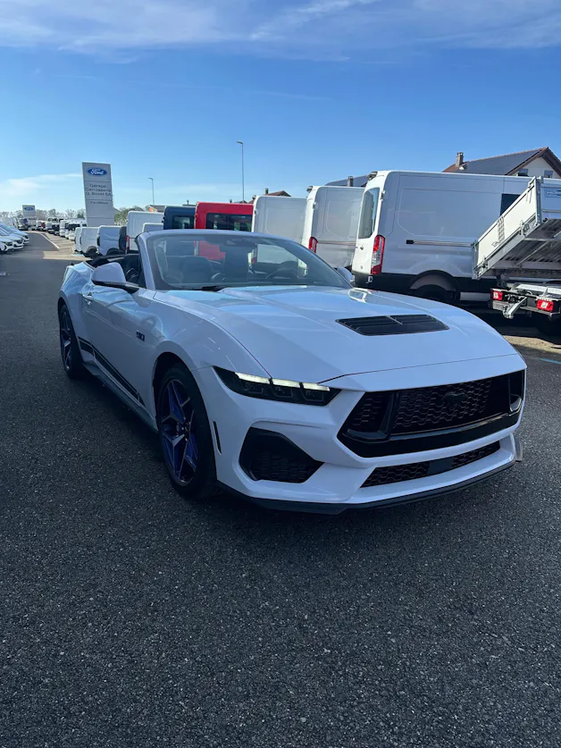 Ford Mustang Convertible 5.0 V8 GT 450CV/Aut.