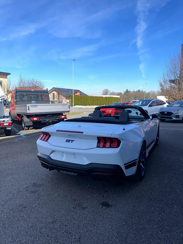 Ford Mustang Convertible 5.0 V8 GT 450CV/Aut.