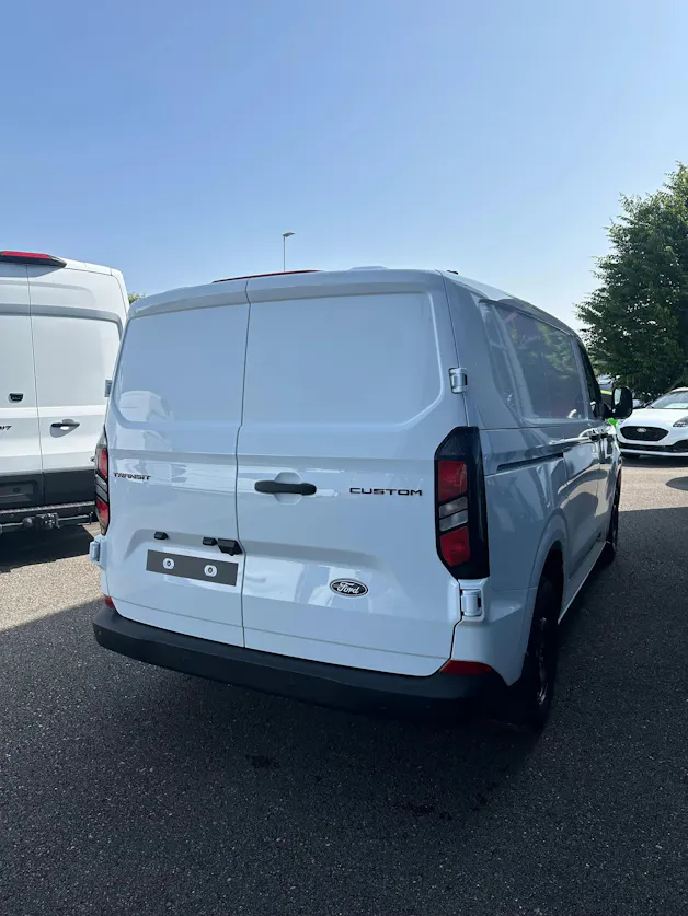 Ford Transit Custom Van 320 L1 2.0 EcoBl Trend/136CV/Aut.