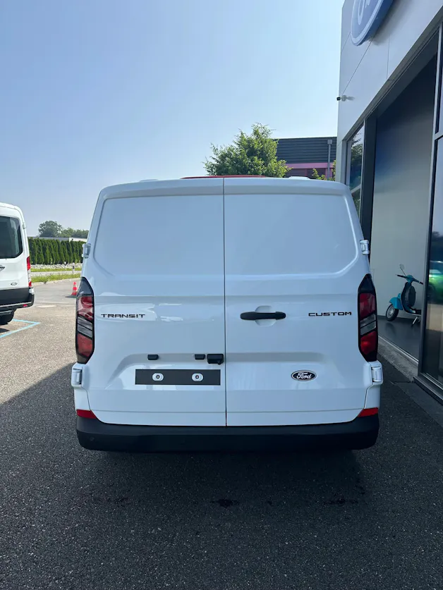 Ford Transit Custom Van 320 L1 2.0 EcoBl Trend/136CV/Aut.