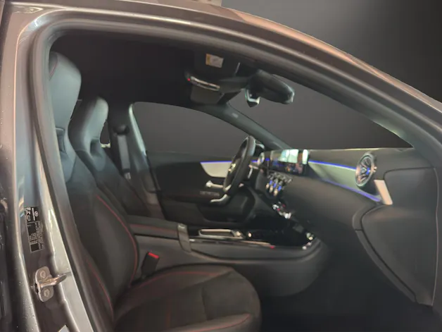 Mercedes-Benz A 250 4Matic 8G-DCT AMG Line