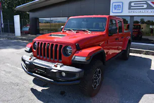 Jeep Gladiator Mojave Sand Runner