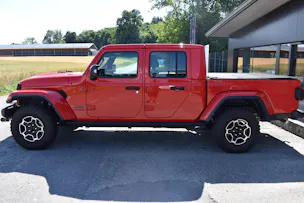 Jeep Gladiator Mojave Sand Runner
