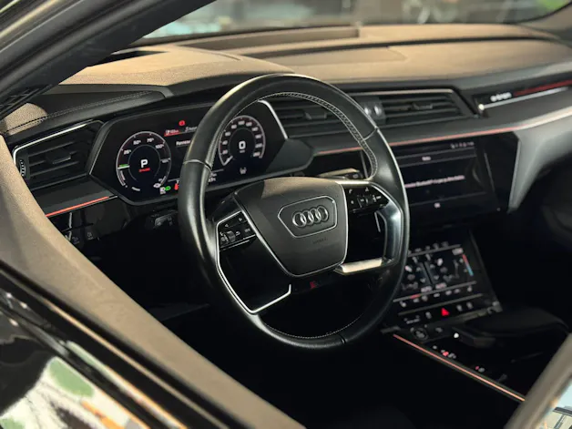 Audi e-tron 55 S Line Black Edition quattro