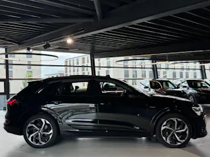 Audi e-tron 55 S Line Black Edition quattro