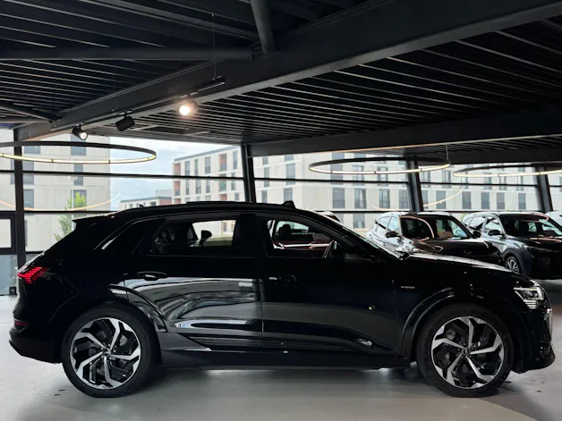 Audi e-tron 55 S Line Black Edition quattro