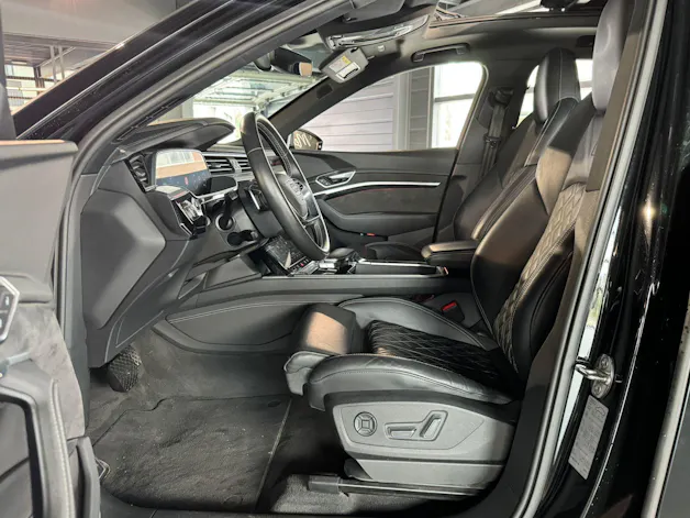 Audi e-tron 55 S Line Black Edition quattro