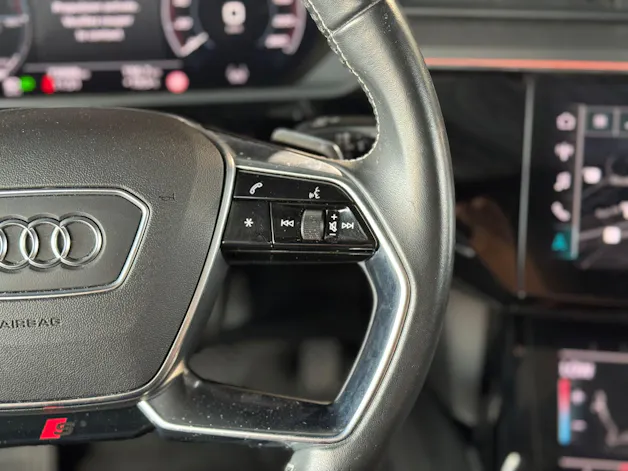 Audi e-tron 55 S Line Black Edition quattro