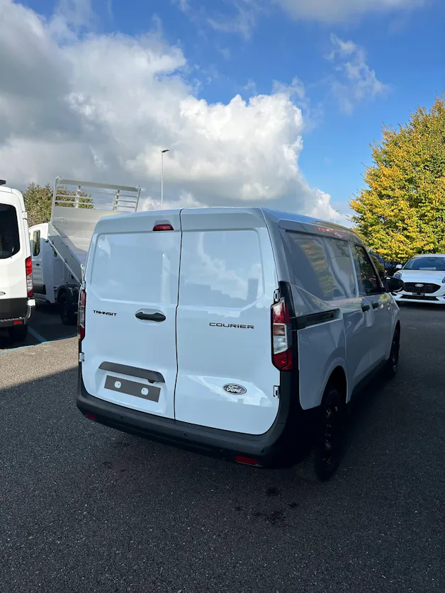 Ford Transit Courier van 1.0 EcoBoo Trend/125CV/Aut.
