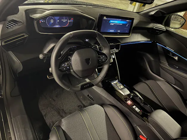 Peugeot 208 1.2 MHEV 145 GT