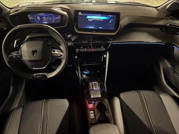 Peugeot 208 1.2 MHEV 145 GT