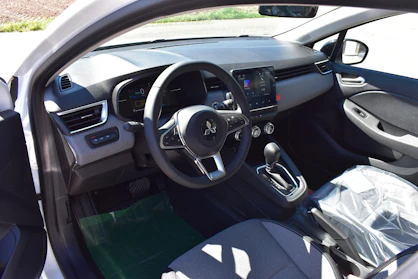 MITSUBISHI COLT 9