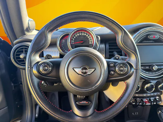Mini Cooper John Cooper Works Cabriolet Steptronic