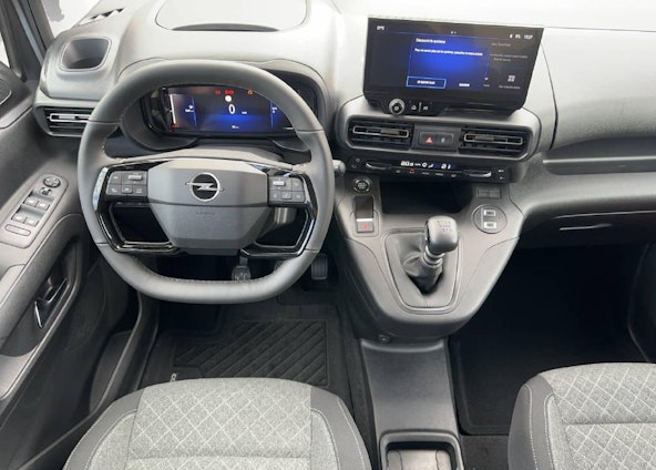 Vehicle image 8 Vehicle image 8