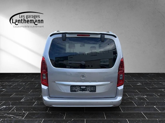 Vehicle image 3 Vehicle image 3