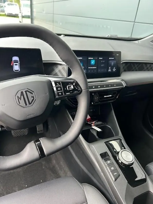MG 3 1.5 Hybrid Luxury Aut.