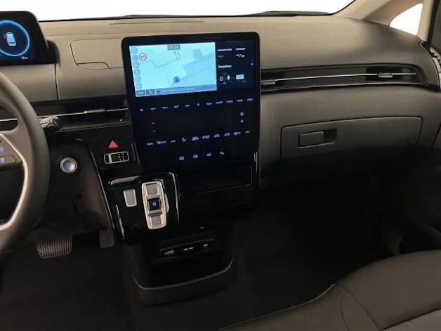 Hyundai Staria Wagon 1.6 GDi HEV Amplia