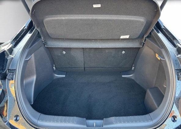 Vehicle image 17 Vehicle image 17