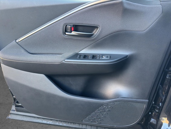 Vehicle image 10 Vehicle image 10