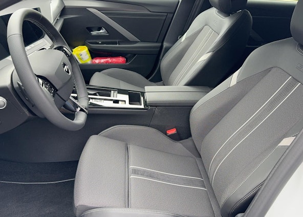 Vehicle image 6 Vehicle image 6