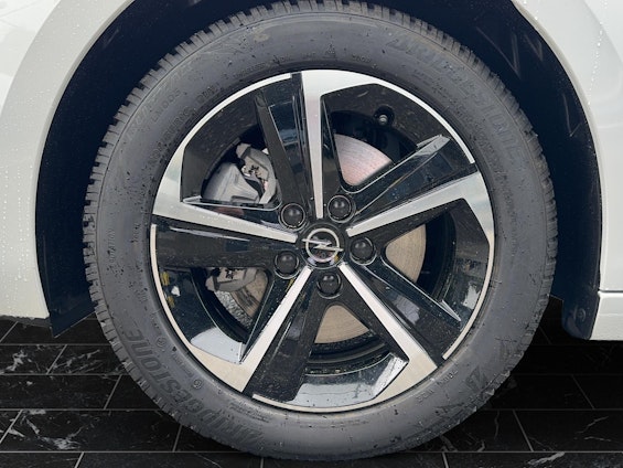 Vehicle image 10 Vehicle image 10