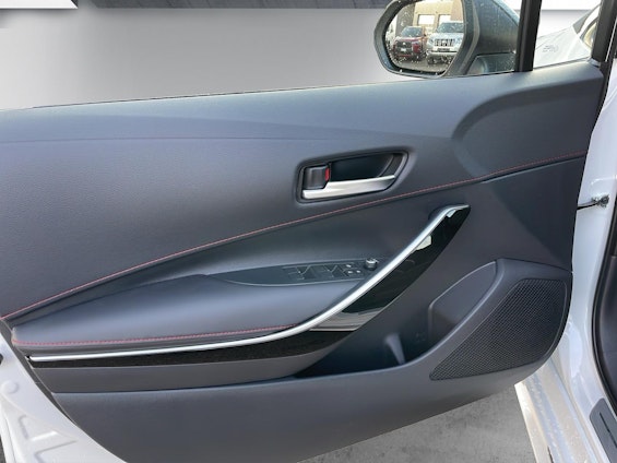 Vehicle image 10 Vehicle image 10