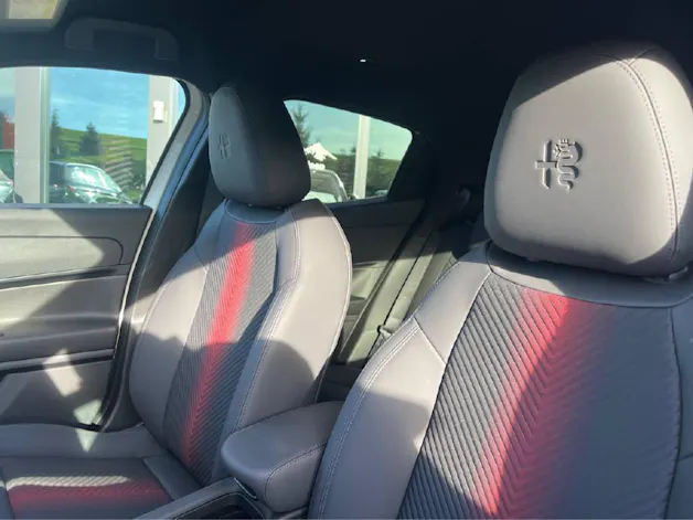 Alfa Romeo Junior 1.2 Ibrida Q4