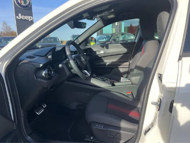 Alfa Romeo Junior 1.2 Ibrida Q4