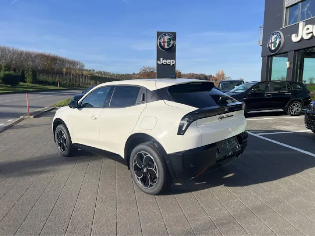 Alfa Romeo Junior 1.2 Ibrida Q4