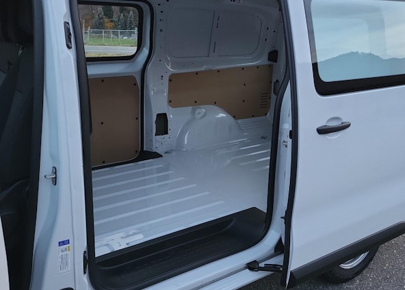 Vehicle image 14 Vehicle image 14