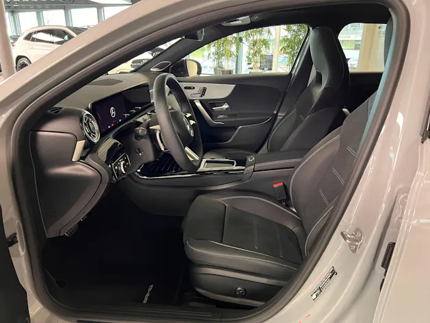 Mercedes-Benz A 220 AMG Line 4m