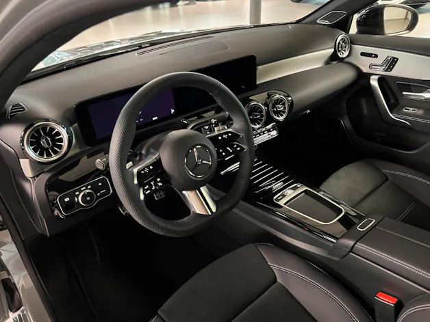 Mercedes-Benz A 220 AMG Line 4m