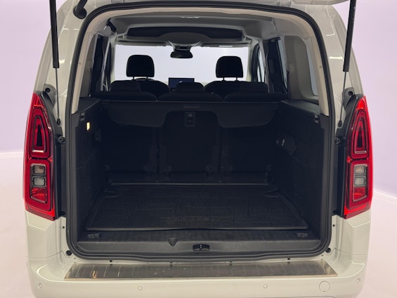 Vehicle image 11 Vehicle image 11