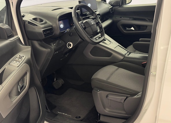 Vehicle image 6 Vehicle image 6